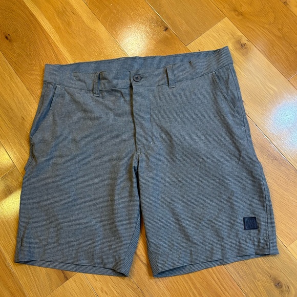 Vintage 1946 Men’s 36” Hybrid Performance Shorts, Gray with Fine White Pinstripe - Picture 1 of 8